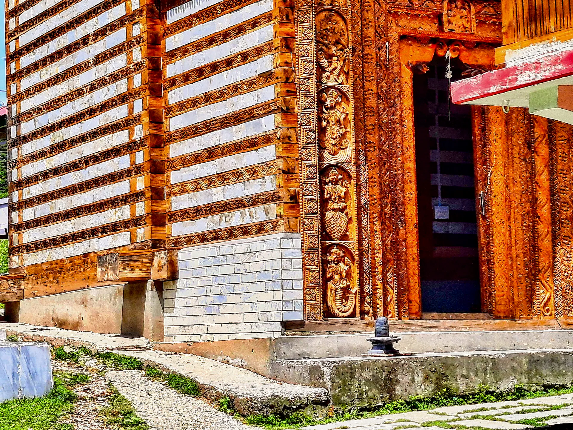 Shangarh and Sainj Valley Travel Guide