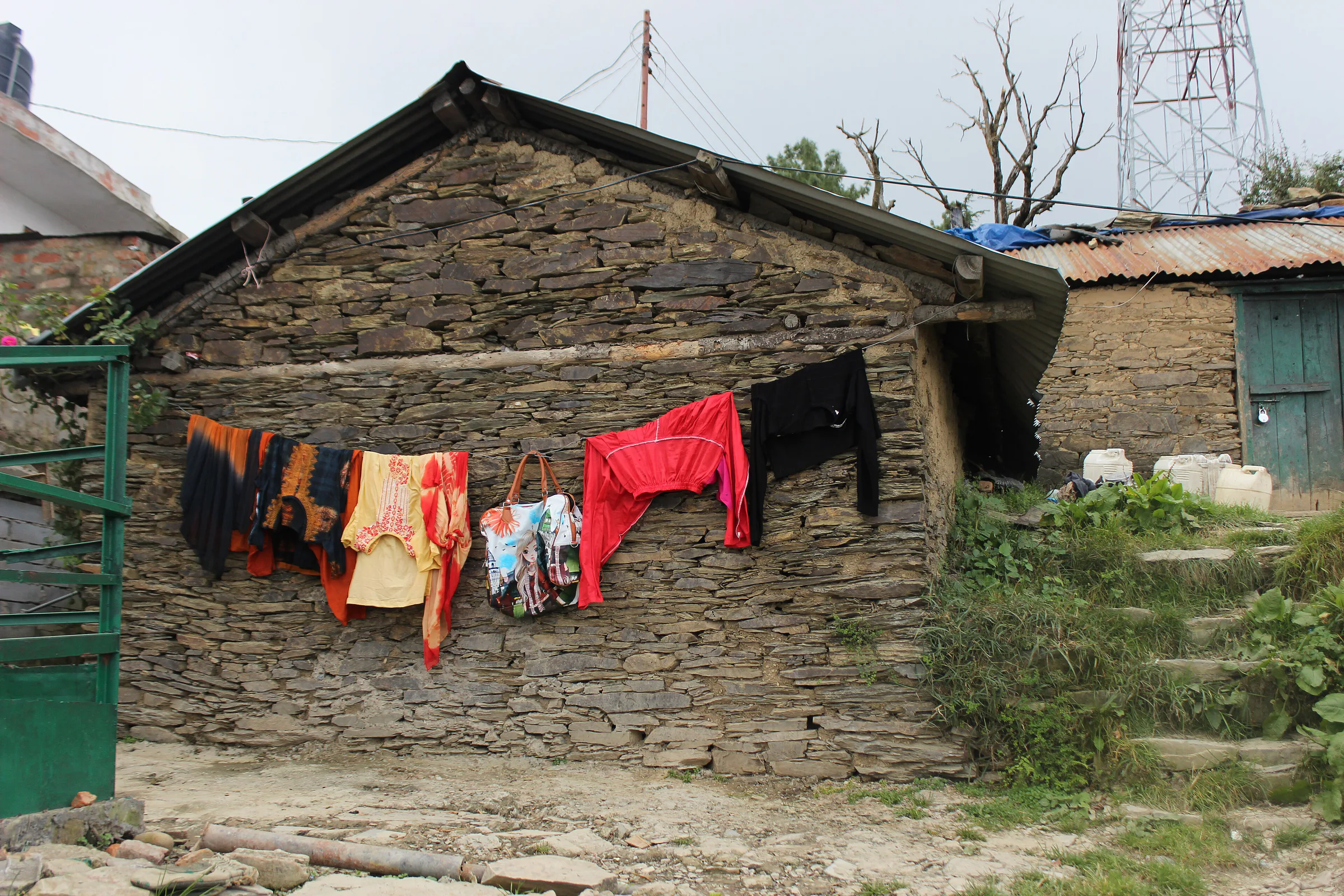 Tourist Himachal vs Local Himachal